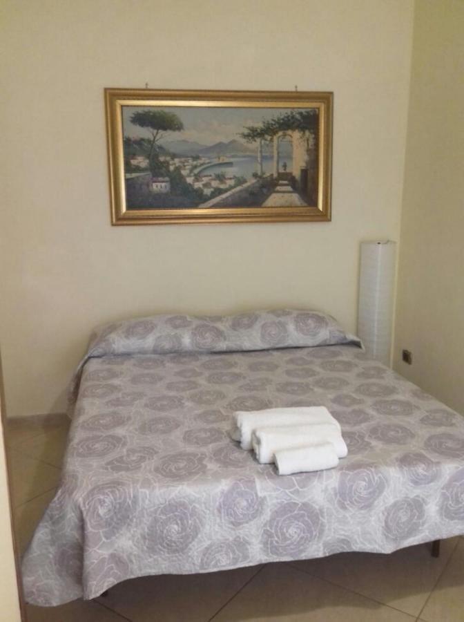 Casa Family & Friends Bed & Breakfast Салерно Екстериор снимка