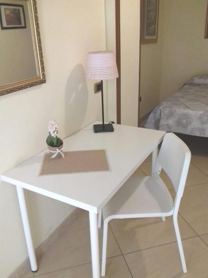 Casa Family & Friends Bed & Breakfast Салерно Екстериор снимка